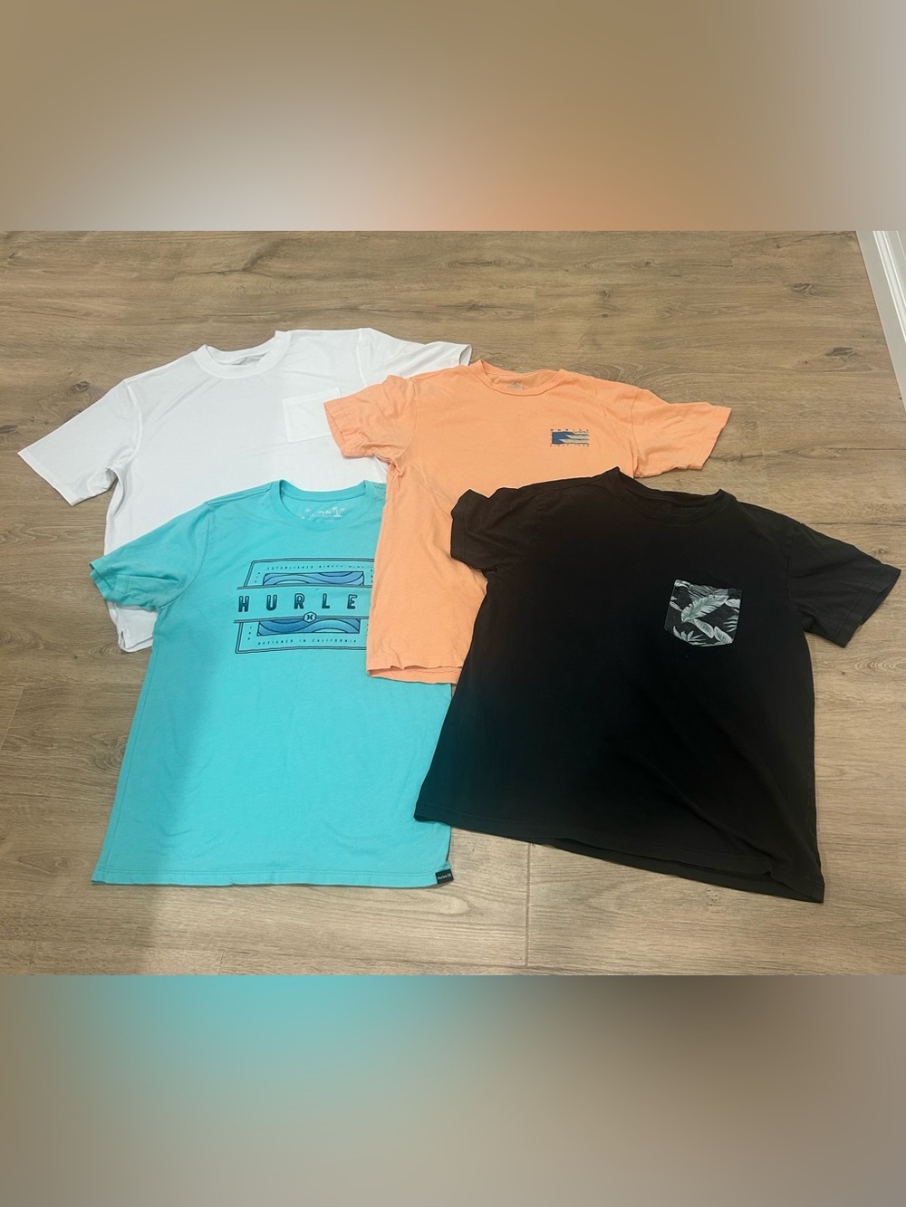 Men’s MEDIUM bundle Graphic Short Sleeve Tees Hurley Old Navy O’Neil Bundle